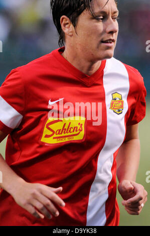 28. Juni 2013 - Rochester, NY, Vereinigte Staaten von Amerika - 28. Juni 2013: Western New York Flash forward Abby Wambach #20 während der ersten Hälfte des Spiels wie der Western New York Flash Washington Geist bei Sahlen Stadion in Rochester, NY mit 0: 4 besiegt. Stockfoto