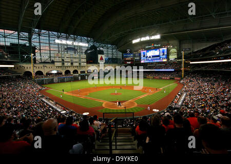 Houston, Texas, USA. 28. Juni 2013. Eine Gesamtansicht der Minute Maid Park während der MLB Baseball-Spiel zwischen den Houston Astros und die Los Angeles Angels in Houston, Texas. Bildnachweis: Cal Sport Media/Alamy Live-Nachrichten Stockfoto