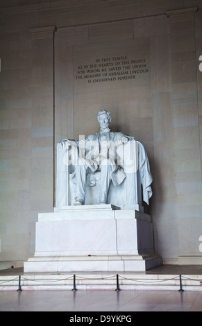 Abraham Lincolns Statue innen sein Denkmal in Washington, DC Stockfoto