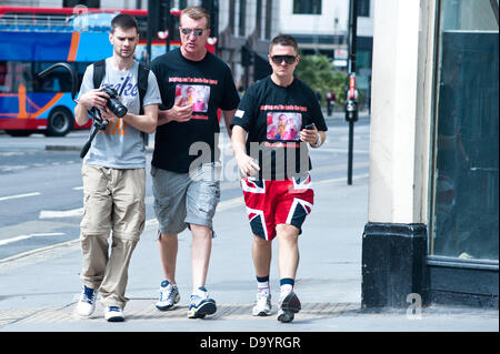 London, UK. 29. Juni 2013. EDL Tommy Robinson und Kevin Carroll werden verhaftet, versucht, durch London Borough of Tower Hamlets Kredit zu marschieren: Piero Cruciatti/Alamy Live News Stockfoto