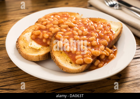 Bohnen auf Toast. Stockfoto