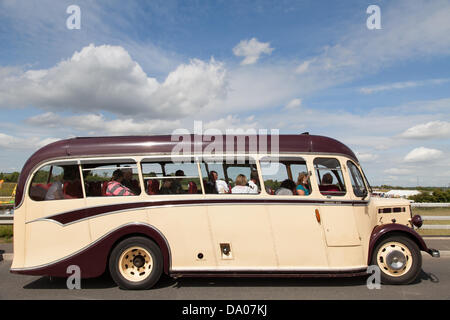 Ein 1948 29 Sitz Bedford "OB" Trainer als ein Shuttle-Bus zwischen Staveley Becken Gala und Barrow Hill Ringlokschuppen Stockfoto