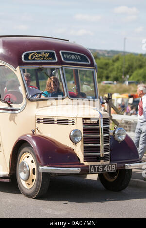 Ein 1948 29 Sitz Bedford "OB" Trainer als ein Shuttle-Bus zwischen Staveley Becken Gala und Barrow Hill Ringlokschuppen Stockfoto