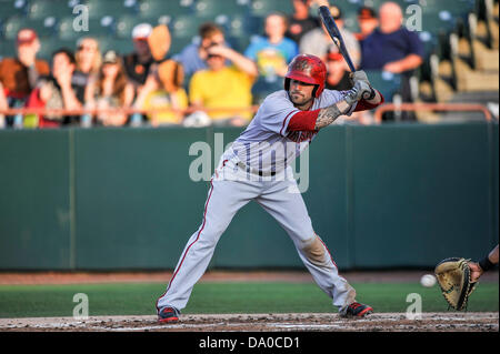 Bowie, MD, USA. 27. Juni 2013. 27. Juni 2013: Harrisburg Senators Spieler in Aktion an der Platte gegen die Bowie Baysox Prinz Georges-Stadion in Bowie, Maryland. . Senatoren Niederlagen Baysox 11-6. Phillip Peters/Cal Sport Media © Csm/Alamy Live-Nachrichten Stockfoto