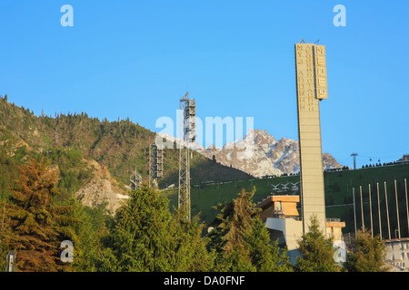 Stadion Medeo, höchste Eislaufbahn in Welt in Almaty, Kasachstan, Asien. Medeo sitzt 1.691 Meter über dem Meeresspiegel Stockfoto