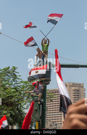 Kairo, Ägypten. 30. Juni 2013 dem Tahrir Platz, Kairo, Ägypten. Demonstranten versammeln sich, um die Herrschaft des Präsidenten Morsi und seiner Unterstützer der Muslim-Bruderschaft, ein Jahr nach seinem Wahlsieg zu protestieren. Stockfoto