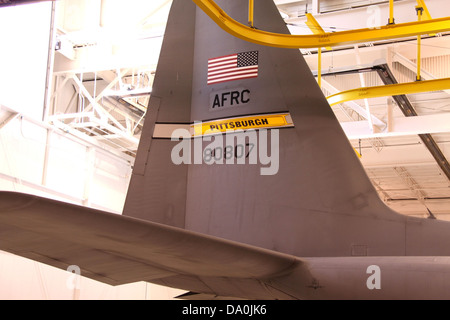 Die Lockheed C-130H-LM Hercules, Hecknummer 78-0807, ist Teil des 911. Airlift-Flügels. Diese taktische Luftbrücke bietet Luftmobilität und Unterstützung für US-Militäroperationen, die schwere Fracht, Truppen und Ausrüstung sowohl im Kampf als auch in humanitären Missionen transportieren können. Stockfoto