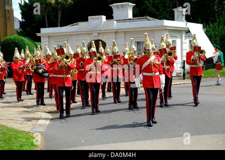 London, UK. 30. Juni 2013. Band of Life Guards im Imperial War Museum für Tag der Streitkräfte. Die Veranstaltung fand am Sonntag wegen CSD am Samstag statt. Bildnachweis: Rachel Megawhat/Alamy Live-Nachrichten Stockfoto