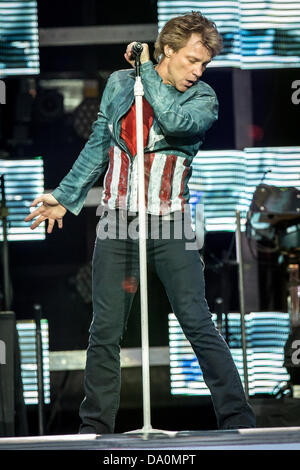 Mailand Italien. 29. Juni 2013. Die US-amerikanische Rockband BON JOVI führt live im Stadio S. Siro während "Denn wir können - die Tour" Credit: Rodolfo weitertransferiert/Alamy Live News Stockfoto