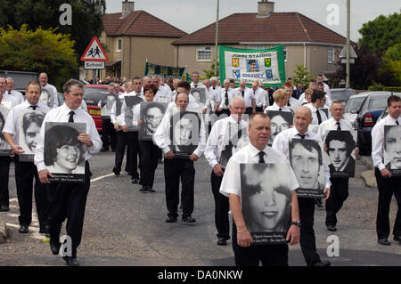 Derry, Nordirland. 30. Juni 2013. Hunderte von ehemaligen irischen republikanischen Gefangenen besuchen das jährliche Derry republikanischen Graves Association Gedenken für IRA-Mitglieder, die während des Nordirland-Konflikts getötet wurden. Bildnachweis: George Sweeney / Alamy Live News. Stockfoto