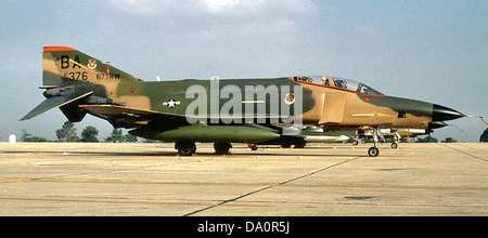 Das McDonnell Douglas RF-4C Phantom, Hecknummer 69-0376, wurde von der 91st Tactical Reconnaissance Squadron für Fotoaufklärungsmissionen während des Kalten Krieges eingesetzt. Stockfoto