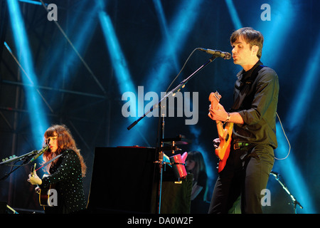 BARCELONA - 23 Mai: The Postal Service, amerikanische elektronische Musikgruppe führt bei Heineken Primavera Sound Festival 2013. Stockfoto