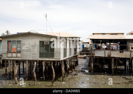 Gestelzt Dorf von Koki am östlichen Ende von Ela Beach, Port Moresby, Papua Neu-Guinea. Stockfoto