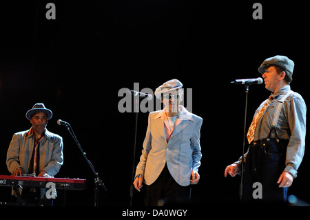 BARCELONA - 25 Mai: Dexys Band führt auf Heineken Primavera Sound Festival 2013 am 25. Mai 2013 in Barcelona, Spanien. Original Stockfoto