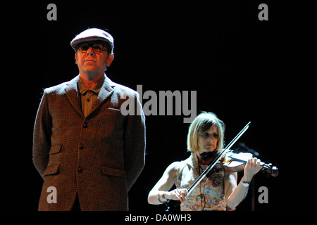 BARCELONA - 25 Mai: Dexys Band führt auf Heineken Primavera Sound Festival 2013 am 25. Mai 2013 in Barcelona, Spanien. Original Stockfoto