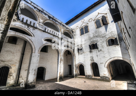 Elmina Castle (auch genannt die Burg von St. George) befindet sich auf der atlantischen Küste Ghanas westlich von der Hauptstadt Accra. Stockfoto