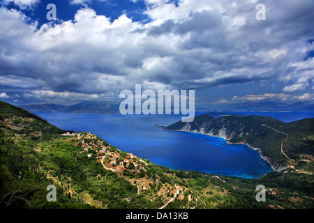 Exogi Dorf und die Bucht von Afales im nördlichen Teil von Ithaka Insel, Ionisches Meer, Nordteil (Seven Islands), Griechenland. Stockfoto