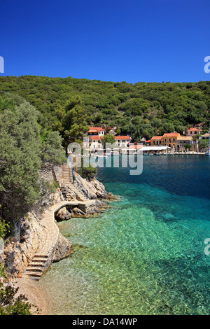 Kioni Dorf, die schönste Dorf von Ithaka (Ithaki) Insel, Griechenland, Ionisches Meer, Nordteil ("sieben Inseln"). Stockfoto