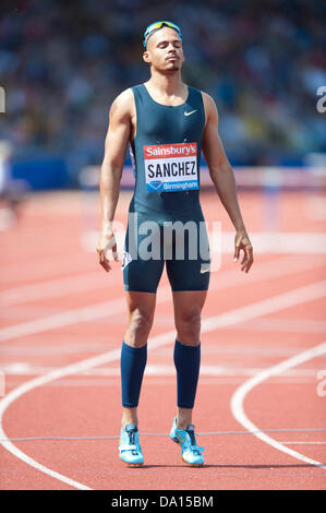 Birmingham, Vereinigtes Königreich. 30. Juni 2013. Félix Sánchez der Dominikanischen Republik bereitet sich in der 400 m-Herren Hürden bei der 2013 Sainsbury Birmingham Grand Prix IAAF Diamond League Meeting zu konkurrieren. Sánchez ist der amtierende Olympiasieger in dieser Veranstaltung. Bildnachweis: Russell Hart/Alamy Live-Nachrichten. Stockfoto