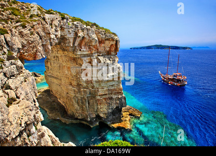 Trypitos (auch bekannt als "Killer"), einem felsigen naturale auf Paxos ("Paxi") Insel, Ionisches Meer, Nordteil ("sieben Inseln"), Griechenland Stockfoto