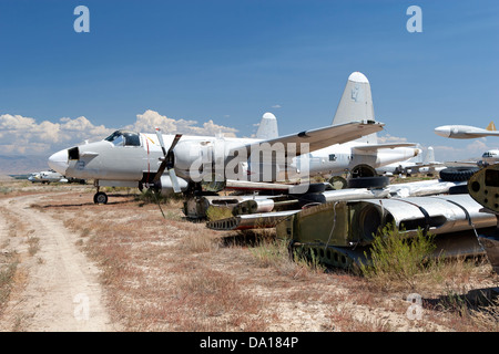 Lockheed P2V Neptun sitzt im Lagerbereich Hawkins und Befugnisse im Greybull, Wyoming. Stockfoto