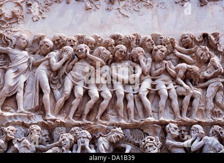 Detail des Marcus Aureliuss Siegessäule mit notleidenden Sklaven, Rom, Italien Stockfoto