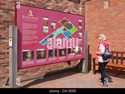 Besucher bei Bosworth Schlachtfeld Heritage Centre Leicestershire East Midlands England UK GB EU Europa Stockfoto