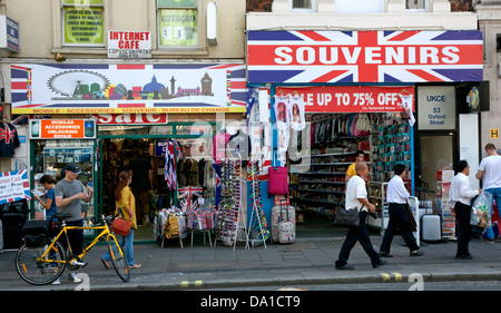 "Ungepflegt" Tottenham Court Road Ende der Oxford Street, London Stockfoto