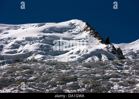 Mont Maudit und Bossons Gletscher gesehen von Chamonix-Mont-Blanc Stockfoto