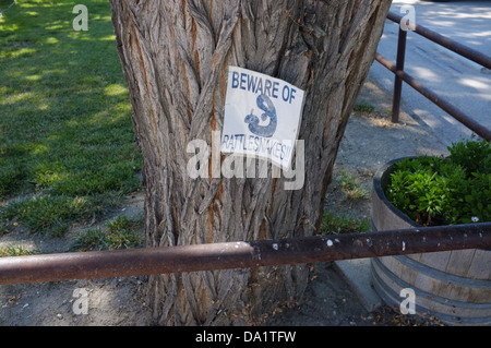 Hüten Sie sich vor Klapperschlangen auf dem Paso Robles California USA Stockfoto