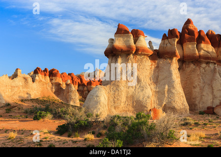 Roten Felsen Findlinge im Blue Canyon Bereich der Moenkopi Wash südlich von Tonalea, Arizona, USA Stockfoto