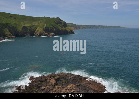 Die Küste und die Umgebung von Devils Hole in Jersey. Stockfoto