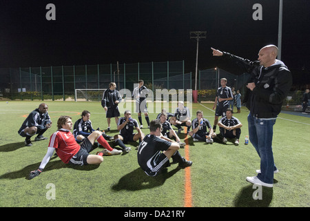 SANTA MONICA, CA-25 APRIL: Frank LeBoeuf coacht Hollywood United Fußball-Nationalmannschaft in Santa Monica, Kalifornien, am 25. April 2007. Stockfoto