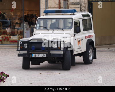 Land Rover Defender, Bombeiros Voluntarios De Leiria, Comando Stockfoto