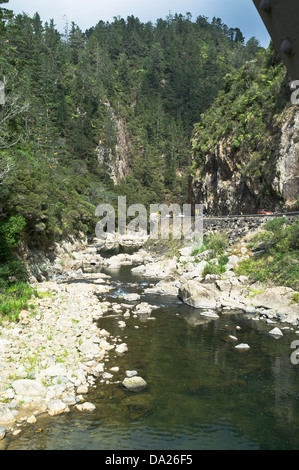 dh Ohinemuri Fluss KARANGAHAKE GORGE NEW ZEALAND State Highway 2 durch Karagahake Schlucht Stockfoto