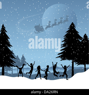 Silhouetten von Kindern beim Spielen im Schnee mit dem Weihnachtsmann in den Himmel fliegen Stockfoto
