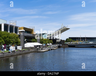 dh Fluss Yarra MELBOURNE Australien Melbourne Exhibition Centre und am Flussufer Gebäude Stockfoto