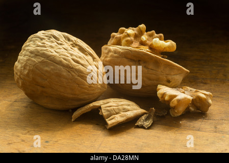 Geöffnete Walnuss Stockfoto