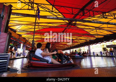 Die Feria de Abril von Sevilla (Feria de Abril de Sevilla), Festplatz Karussell Sevilla Festplatz am April 2013 Sevilla, Spanien Stockfoto
