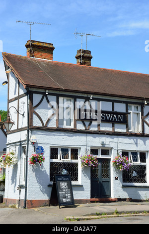 Die Swan Pub, Manor Street, Walton-on-Thames, Surrey, England, Vereinigtes Königreich Stockfoto