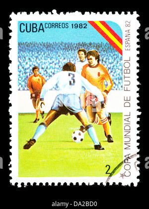 Briefmarke aus Kuba abbildenden Fußball (Fußball) Spieler, für die WM 1982 in Spanien ausgestellt. Stockfoto