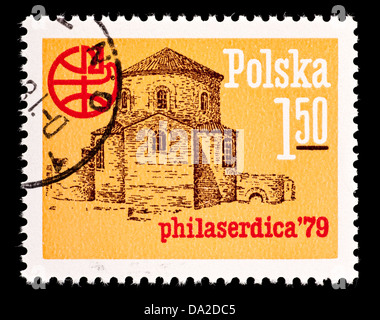 Briefmarke aus Polen, die Darstellung der St.-Georgs Kirche in Sofia, Bulgarien. Stockfoto