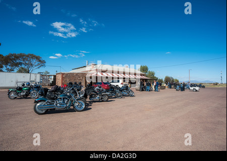 Die Prarie Hotel, einem Wahrzeichen Pub in South Australia Outback, westlich der macht Flinders Ranges. Stockfoto