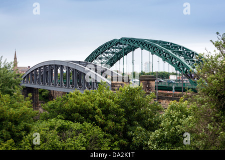 Sunderland Eisenbahn- und Straßenbrücken Stockfoto