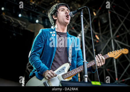 Mailand, Italien. 1. Juli 2013. Johnny Marr ex-Gitarrist von The Smiths tritt bei Ippodromo del Galoppo während der "City Sound Festival 2013" Credit: Rodolfo weitertransferiert/Alamy Live News Stockfoto