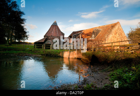 Preston und Mühle Pool stammen die heutigen Gebäude aus dem 18. Jahrhundert, obwohl eine Mühle hier seit dem 16. Jahrhundert wurde. Stockfoto