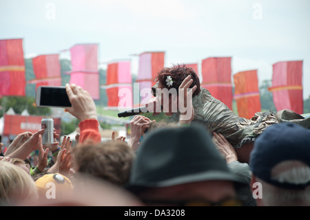 Amanda Palmer & The Grand Theft Orchester führen am Glastonbury Festival of Contemporary Performing Arts 2013. Stockfoto