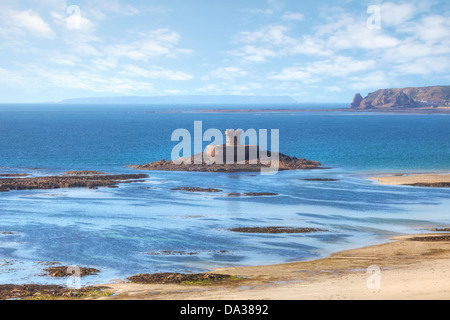 St Ouen Bay, La Rocco Tower, Jersey, Großbritannien Stockfoto