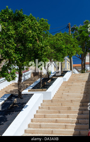 Steile Treppen in der Algarve Stadt Silves Stockfoto