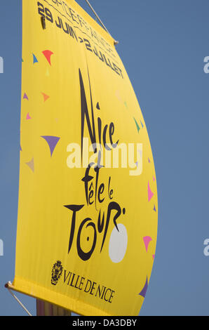 Nizza, Frankreich. 2. Juli 2013. Das offizielle Plakat der Ville de schön für die 4 Etappe der Tour de France Credit: Jonatha Borzicchi Redaktion/Alamy Live-Nachrichten Stockfoto